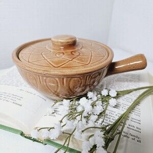 Vintage USA Stoneware Lidded Pottery Soup Chili Bean Crock Caramel Etched Handle